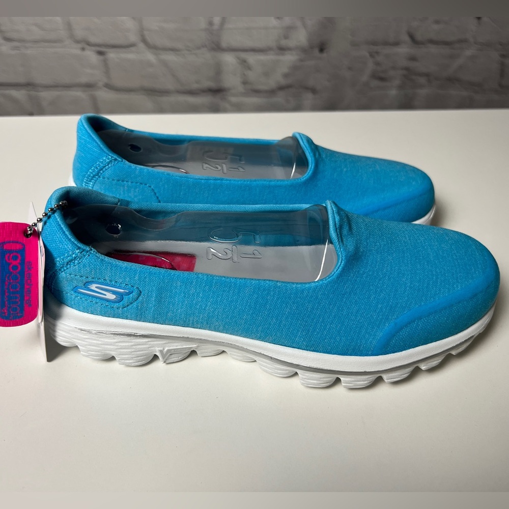 NIB Sketchers Go Walk 2 Courage Goga Mat Slip On Shoe